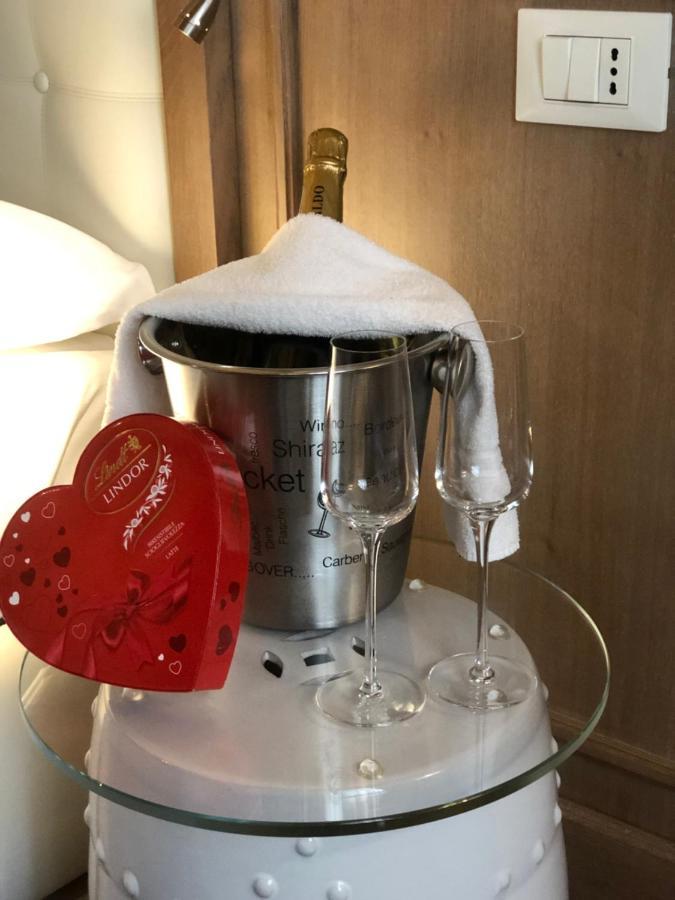 فندق Residenza Bonifacio - Adults Only فيرونا المظهر الخارجي الصورة